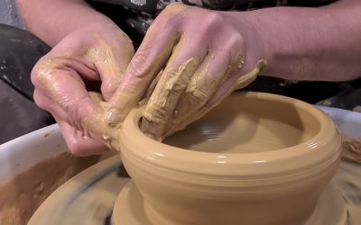 Video: Throwing and trimming a wide and shallow lidded jar