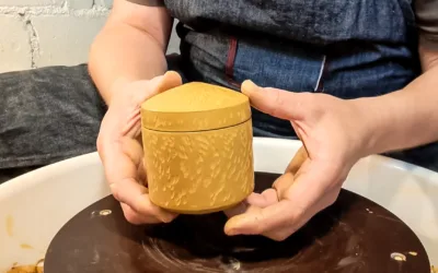 VIDEO: Throwing and trimming a small closed form lidded jar