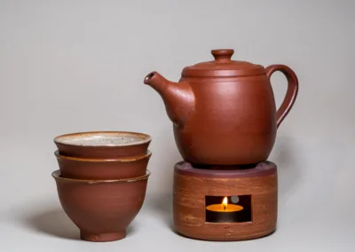 Red clay teapot and tea bowls