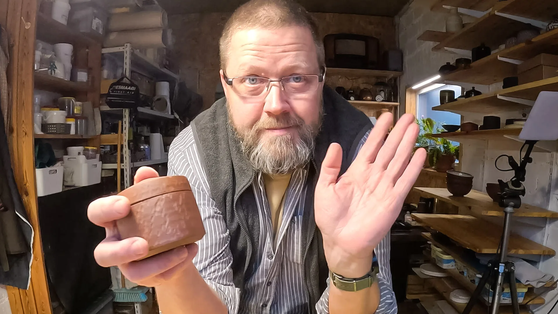 Video: Final tuning of the lidded jar
